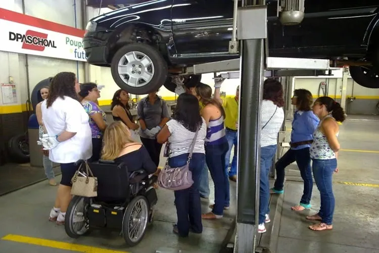DPaschoal oferece curso de mecânica básica para mulheres