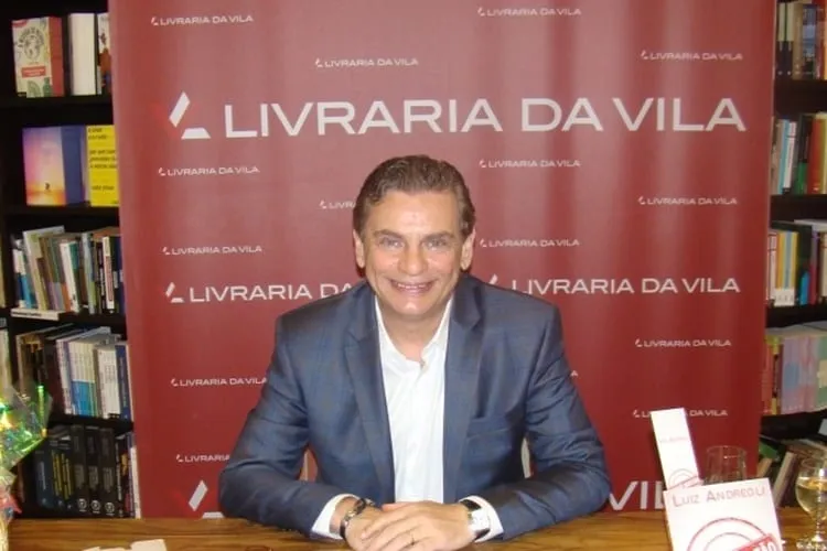 Um ano do lançamento do meu livro Dossiê Cristão