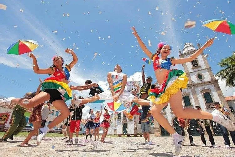 Fitness: Como curtir a folia e não esquecer da saúde