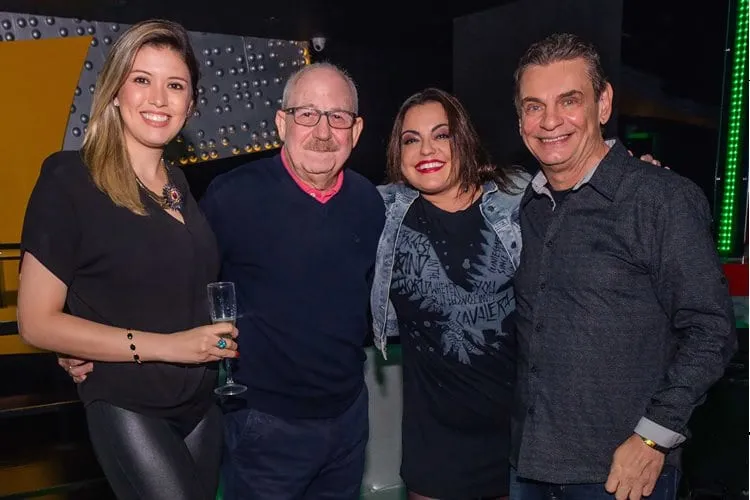 Festa de 1 milhão de views na OverNight