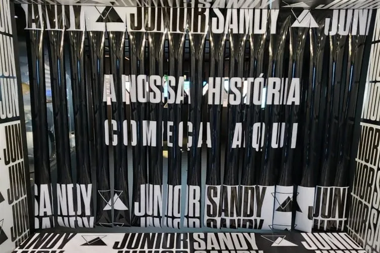Gisele Farina: Exposição Sandy e Júnior Experience