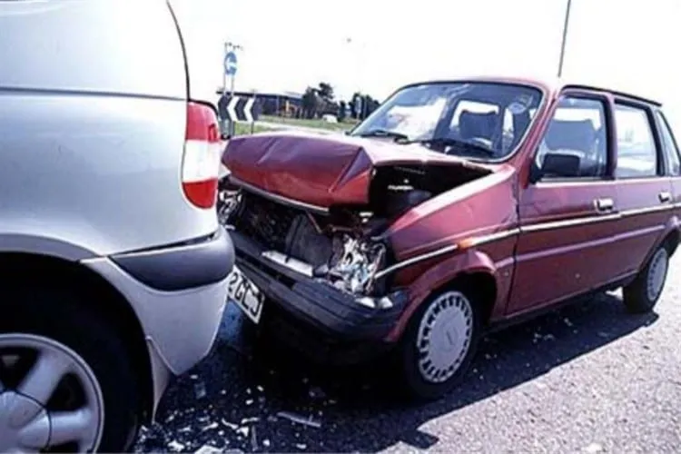 Marina Aidar: Colisão traseira entre automóveis: quem deve pagar?