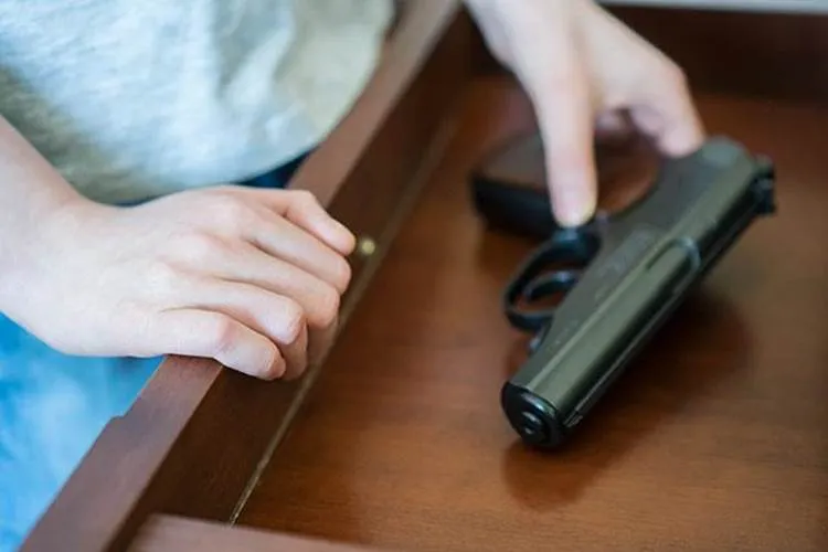 Lordello: É fácil guardar arma de fogo em casa?