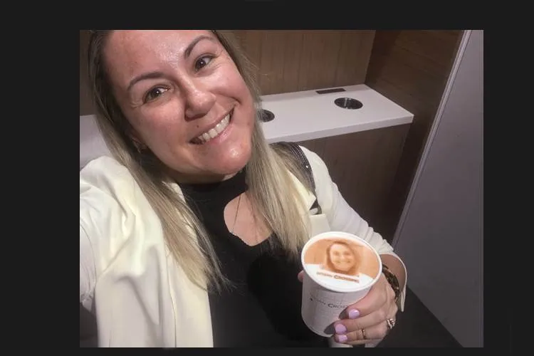 Márcia Sakumoto: Foto no café