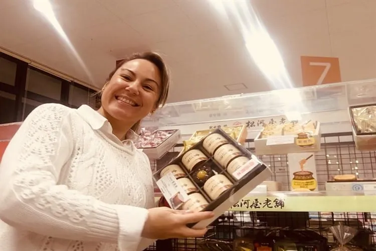 Marcia Sakumoto: SENBEI, popular biscoito oriental