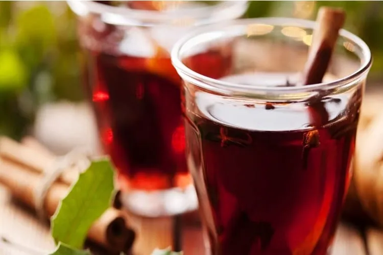 Iramaia Loiola: Querido Vinho quente