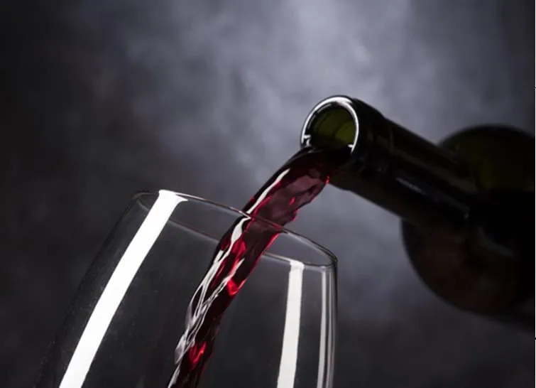 Iramaia Loiola: 10 trocadilhos sobre o vinho.