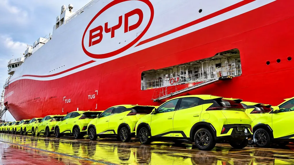 Acordo Europa e China sobre invasão de carros indica caminho para o Brasil