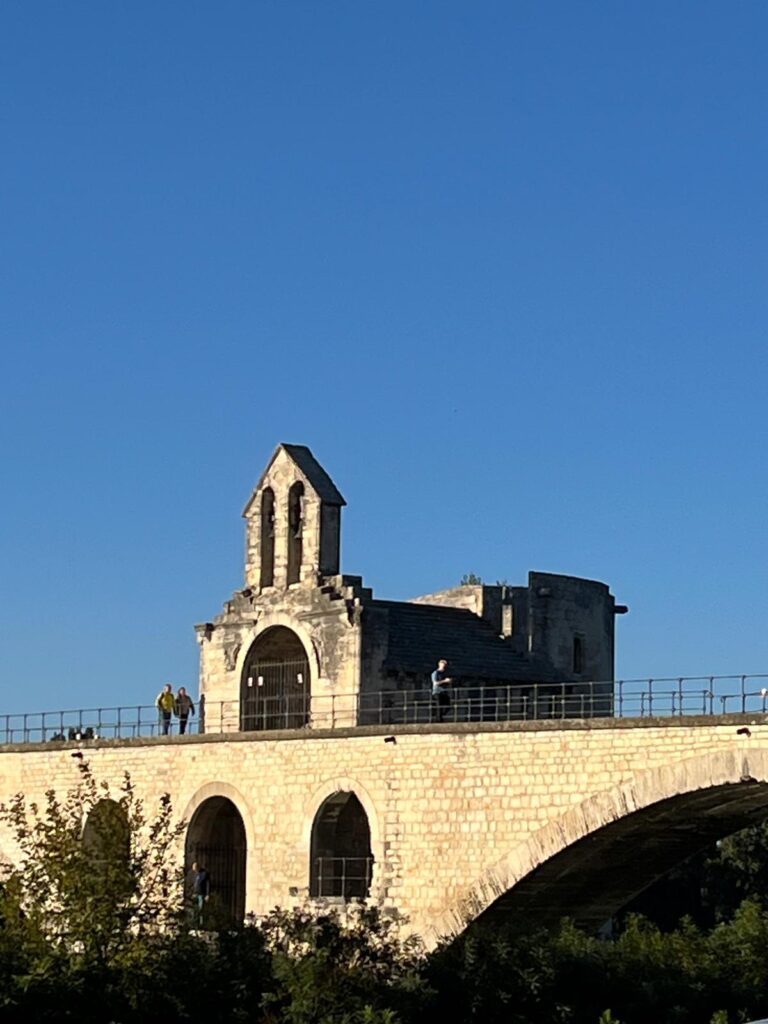 Avignon: O centro de poder do Cristianismo na Idade Média